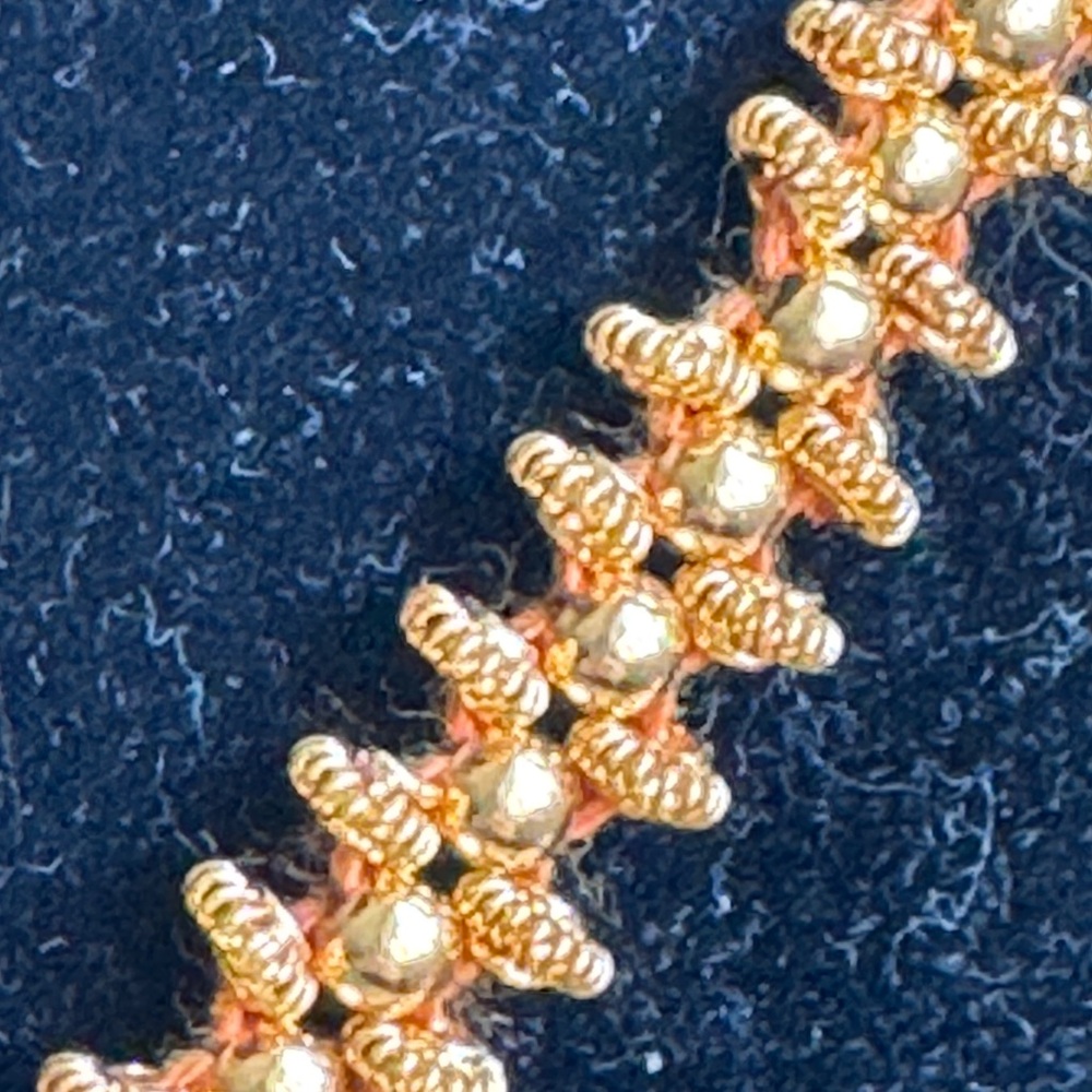 ๐Elegant Gold Necklace - Picture 7 of 9